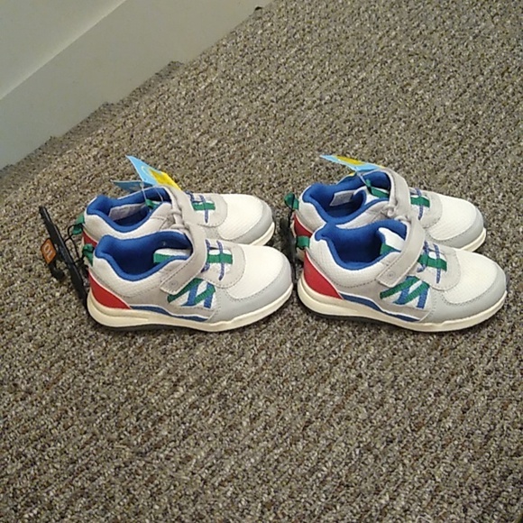 2 pair Wonder Nation shoes size 10 - Picture 1 of 4